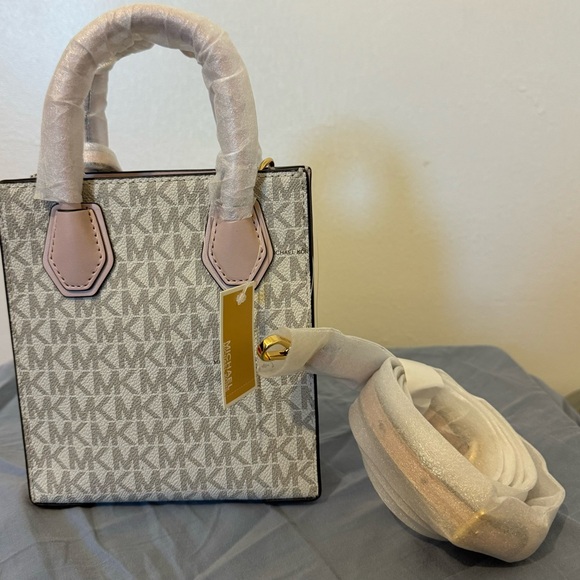 NWT Michael Kors Powder Blush MLT XS Shopper Crossbody